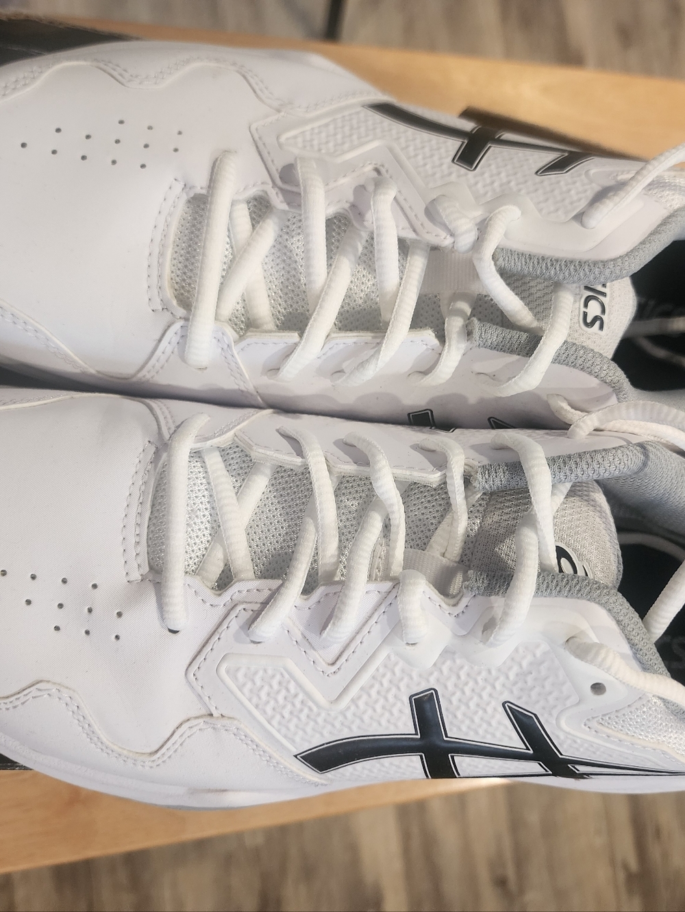 Asics Men's White Athletic Shoes with Black Logo - Picture 2 of 6